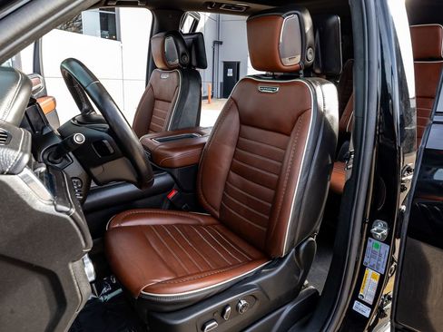 Used 2023 GMC Yukon Denali Ultimate image 30