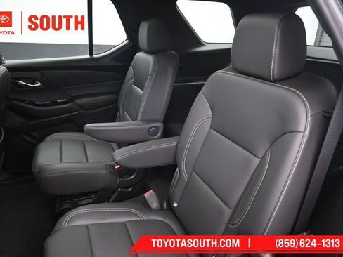 Used 2023 Chevrolet Traverse LT w/ LT Premium Package AWD/4WD image 26