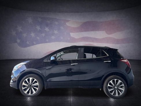 Used 2022 Buick Encore Preferred AWD/4WD image 2