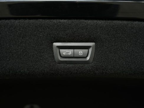 Used 2023 BMW 760i xDrive w/ Executive Package image 20