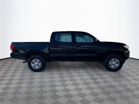 Used 2016 Toyota Tacoma SR image 8