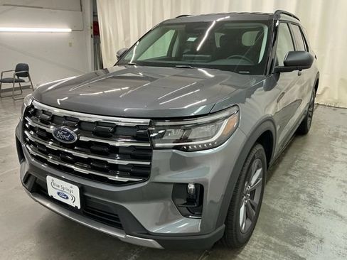 New 2026 Ford Explorer Active w/ Active Comfort Package AWD/4WD image 9
