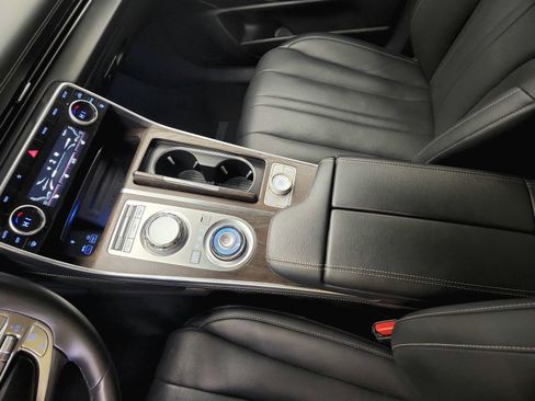 Used 2024 Genesis GV80 2.5T image 25