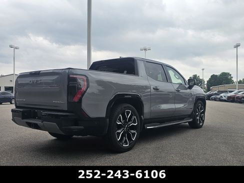 Used 2024 GMC Sierra EV Denali AWD/4WD image 5