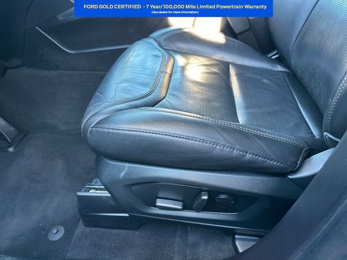 Certified 2022 Ford Explorer Platinum w/ Technology Package image 7