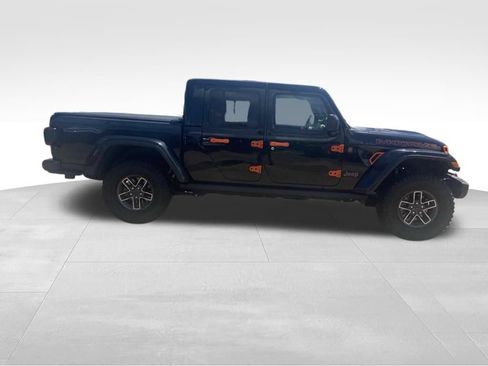 Used 2025 Jeep Gladiator Mojave AWD/4WD image 11
