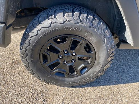 Used 2018 Jeep Wrangler Sport AWD/4WD image 27