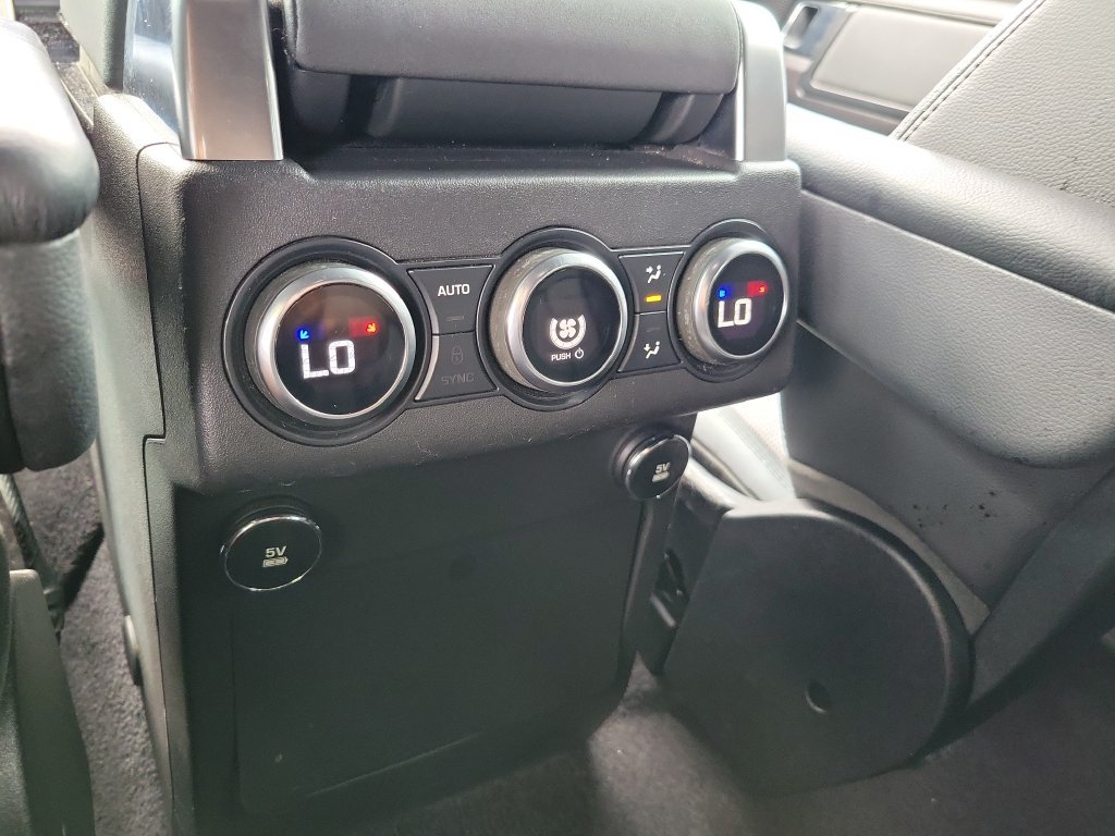 Used 2018 Land Rover Discovery HSE AWD/4WD image 19
