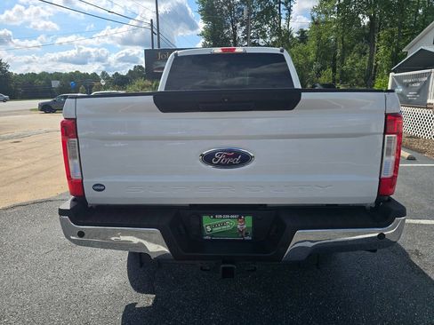 Used 2017 Ford F250 XLT w/ XLT Value Package RWD image 5