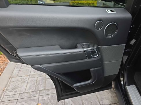 Used 2019 Land Rover Range Rover Sport HSE image 9