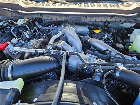 New 2025 Ford F550 4x4 Crew Cab Super Duty w/ XLT Value Package image 15