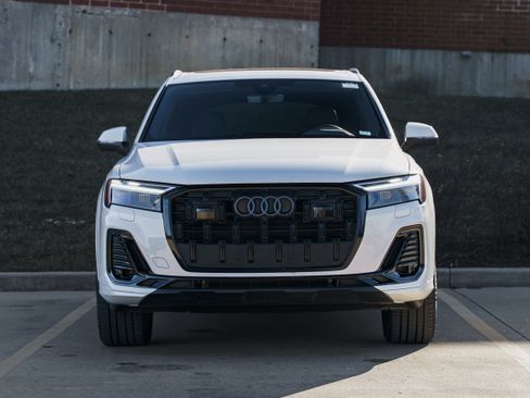 Certified 2025 Audi Q7 2.0T Premium w/ Convenience Plus Package image 30