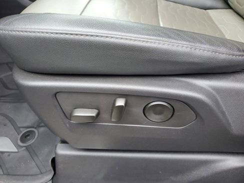 Used 2022 Chevrolet Silverado 1500 ZR2 image 8