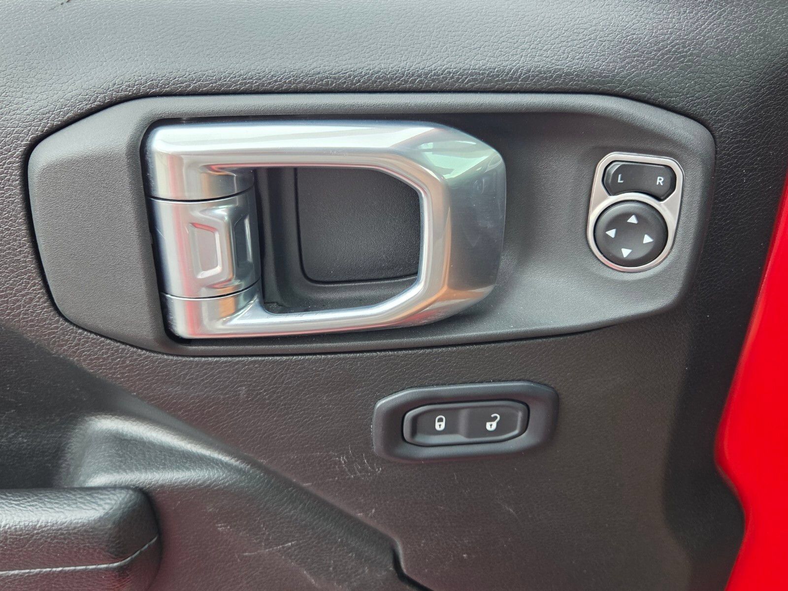 Used 2025 Jeep Wrangler Unlimited Sport AWD/4WD image 30