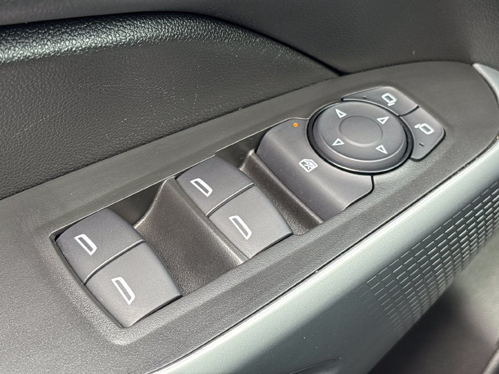 Used 2026 Chevrolet Trax RS FWD image 11