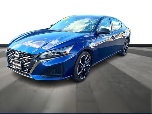 Used 2024 Nissan Altima 2.5 SR w/ SR Premium Package FWD image 1