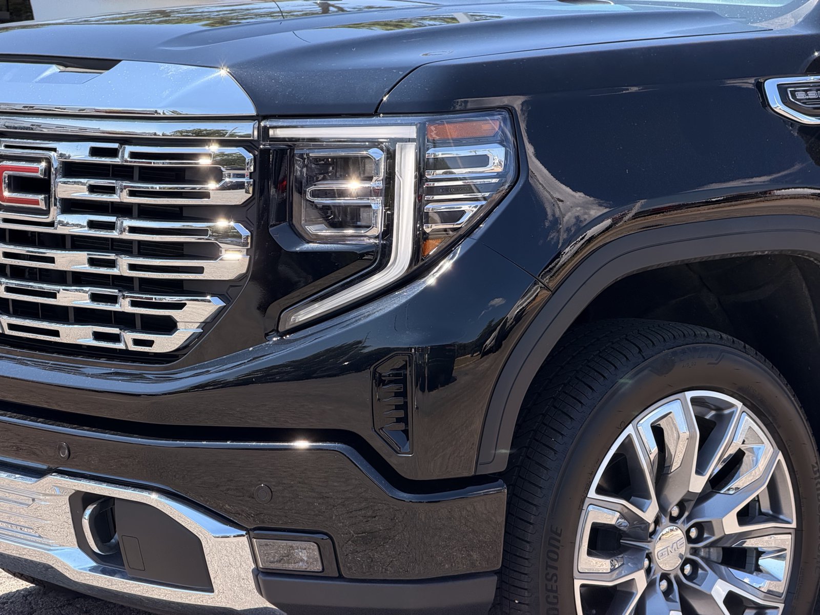 Used 2026 GMC Sierra 1500 Denali w/ Denali Reserve Package AWD/4WD image 8