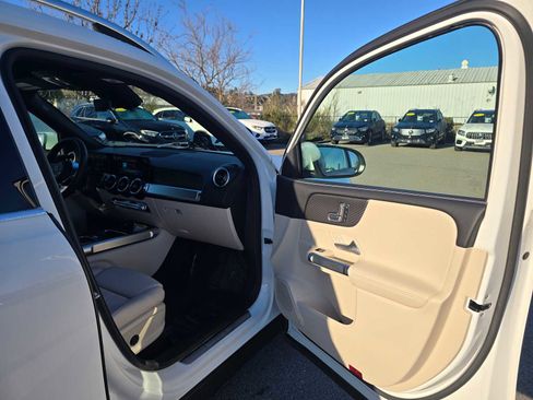 Used 2025 Mercedes-Benz GLB 250 GLB 250 image 13