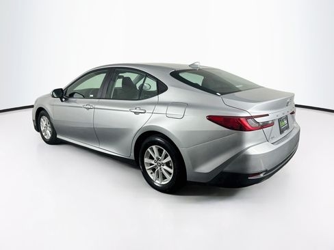 Used 2025 Toyota Camry LE FWD image 5