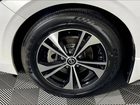 Used 2021 Nissan Sentra SV image 11