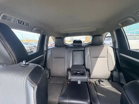 Used 2017 Toyota Highlander Plus w/ Protection Package #3 AWD/4WD image 13