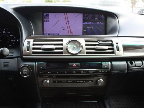 Used 2013 Lexus LS 460 w/ Comfort Pkg image 16