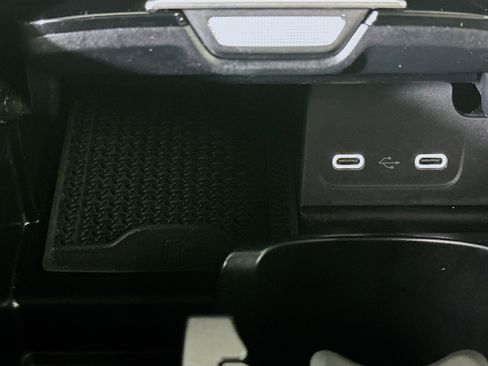 Used 2025 Mercedes-Benz CLE 300 4MATIC Coupe image 26