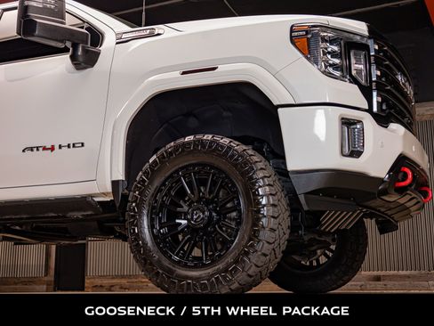 Used 2020 GMC Sierra 2500 AT4 w/ AT4 Premium Package image 11