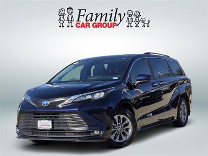 Used 2025 Toyota Sienna XLE