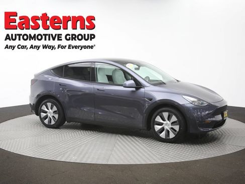 Used 2022 Tesla Model Y Long Range AWD/4WD image 42