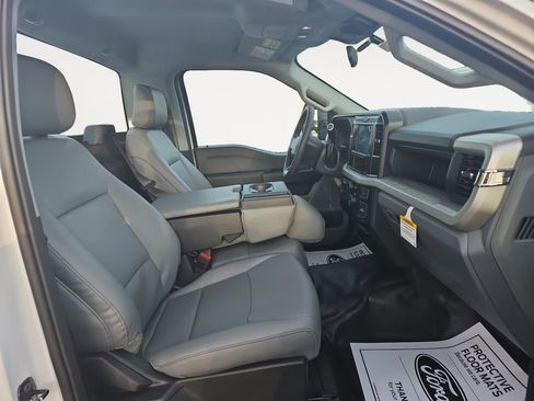 New 2026 Ford F250 XL w/ XL Chrome Package image 15