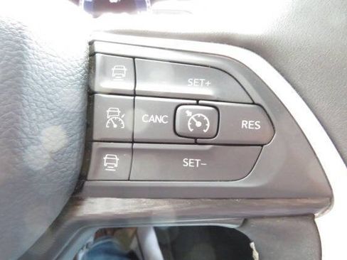 Used 2024 Jeep Grand Cherokee Laredo X w/ Luxury Tech Group I AWD/4WD image 25