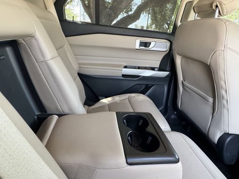 Used 2024 Ford Explorer Limited image 33