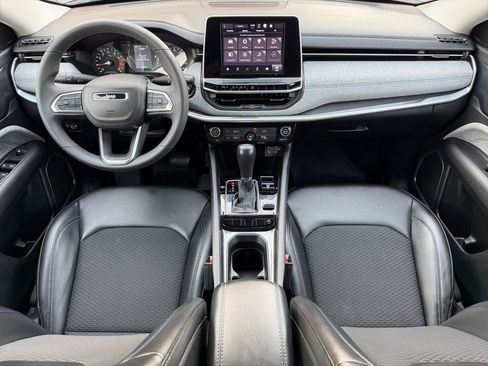 Used 2022 Jeep Compass Latitude image 16