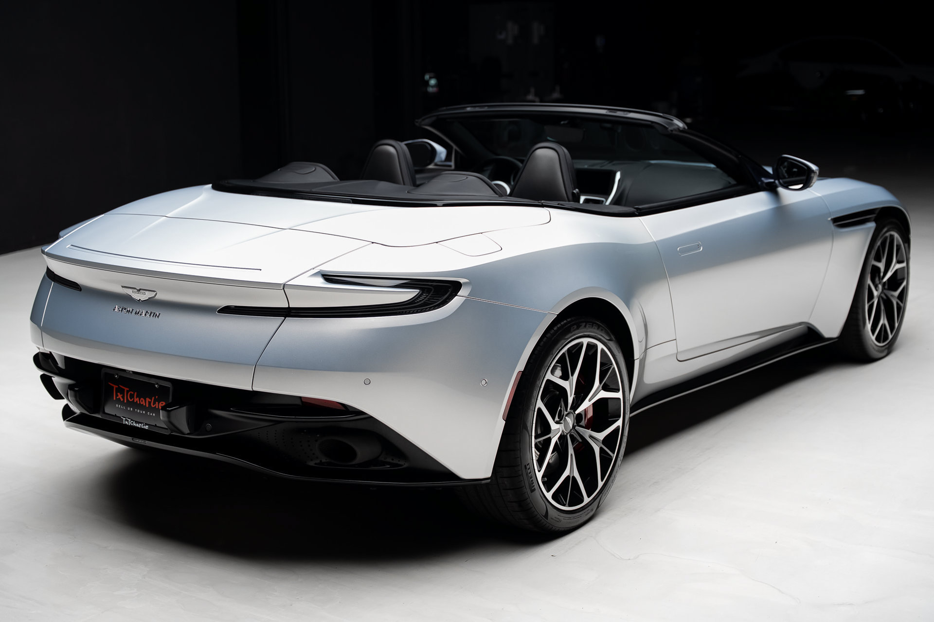 Used 2019 Aston Martin DB11 Volante RWD image 34