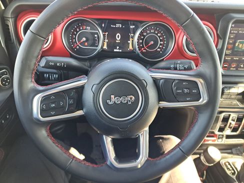 Used 2022 Jeep Gladiator Rubicon w/ Cold Weather Group image 36