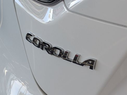 Used 2023 Toyota Corolla SE w/ SE Premium Package FWD image 30