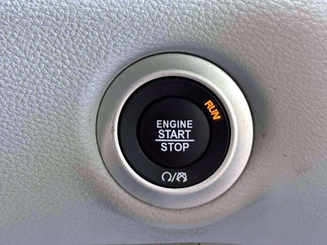 Used 2023 Chrysler Pacifica Touring-L AWD/4WD image 26