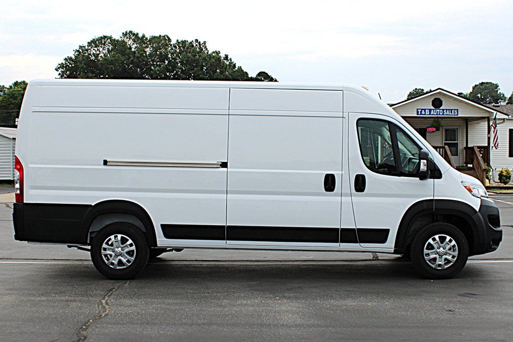 Used 2024 RAM ProMaster 3500 w/ Quick Order Package 22G SLT FWD image 7