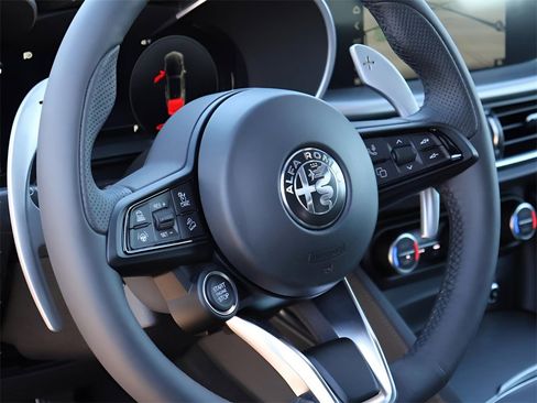 New 2025 Alfa Romeo Stelvio Sprint image 20