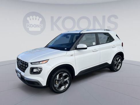 Used 2023 Hyundai Venue SEL w/ Cargo Package image 1