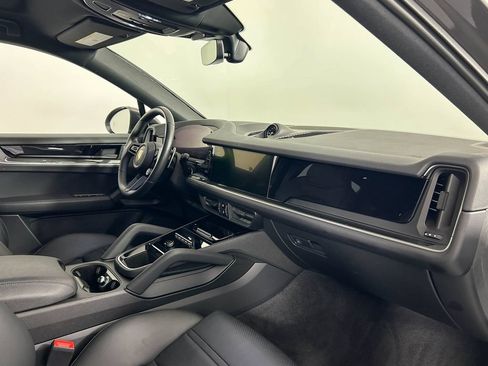 Certified 2024 Porsche Cayenne S AWD/4WD image 22