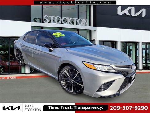 Used 2020 Toyota Camry XSE image 1
