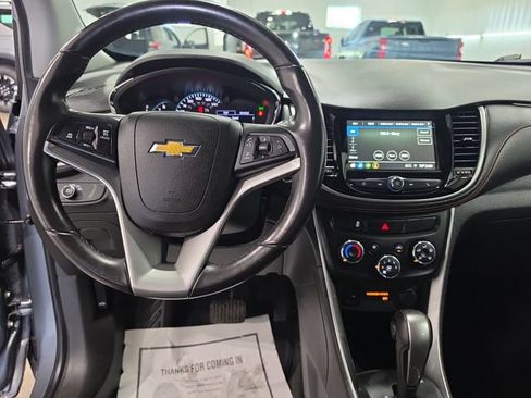 Used 2019 Chevrolet Trax LT w/ LT Convenience Package FWD image 10