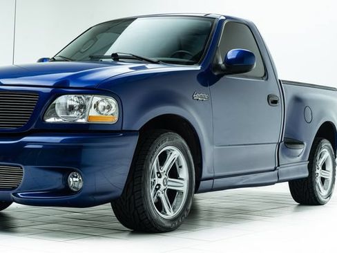 Used 2003 Ford F150 Lightning RWD image 9