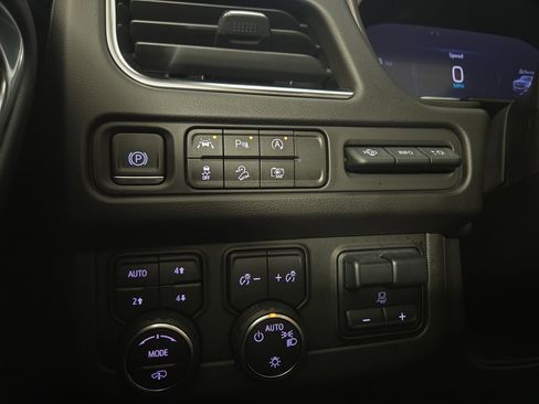 Used 2024 Chevrolet Tahoe High Country image 27