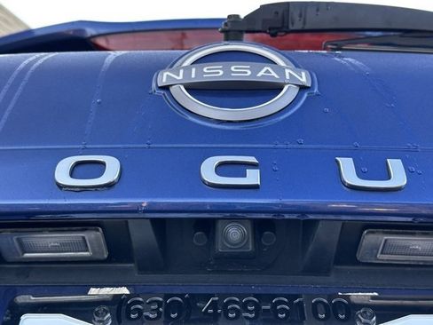 Used 2023 Nissan Rogue SV w/ SV Premium Package image 14