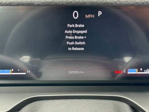 Used 2024 Jeep Grand Cherokee Laredo X AWD/4WD image 10