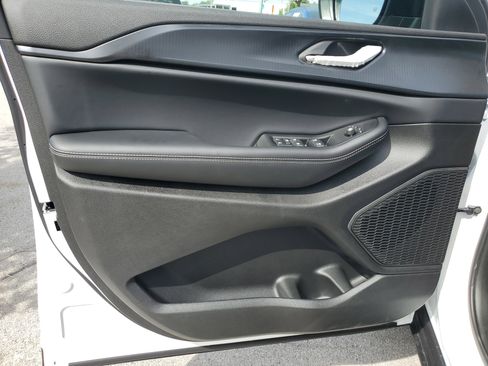 New 2025 Jeep Grand Cherokee Laredo X image 17