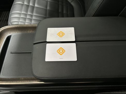 Used 2025 Rivian R1T Premium AWD/4WD image 29